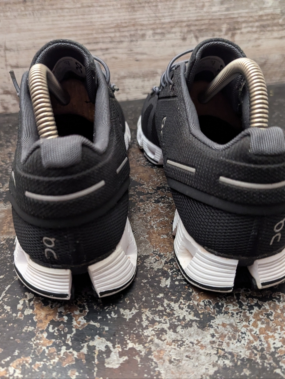Womens On Cloud Athletic Shoes Sz 8 Used Black Mesh Walking Gym Workout - Picture 5 of 8